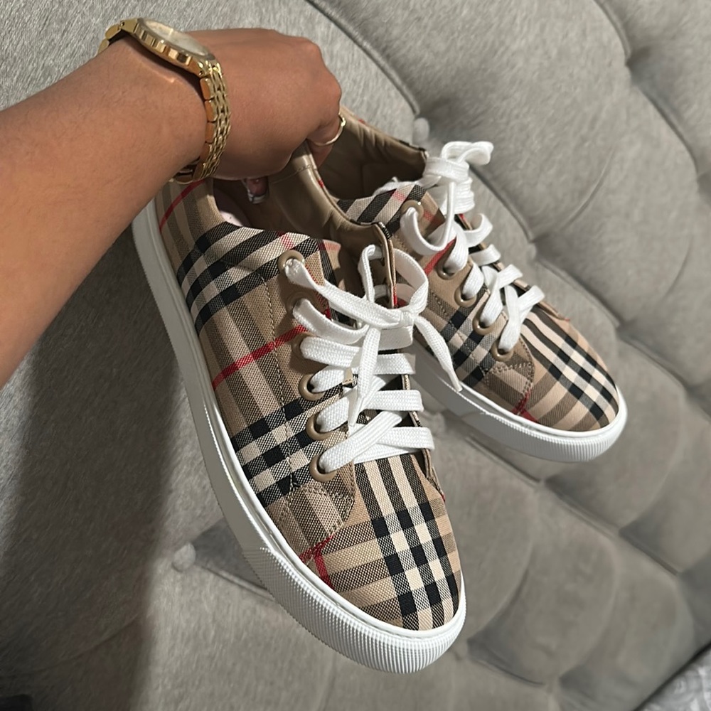 Burberry shoes